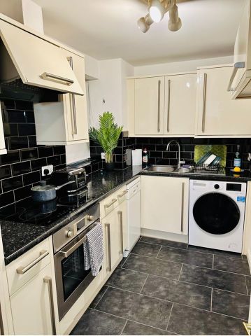 Room in a Shared Flat, Stewart St, E14 - Photo 5
