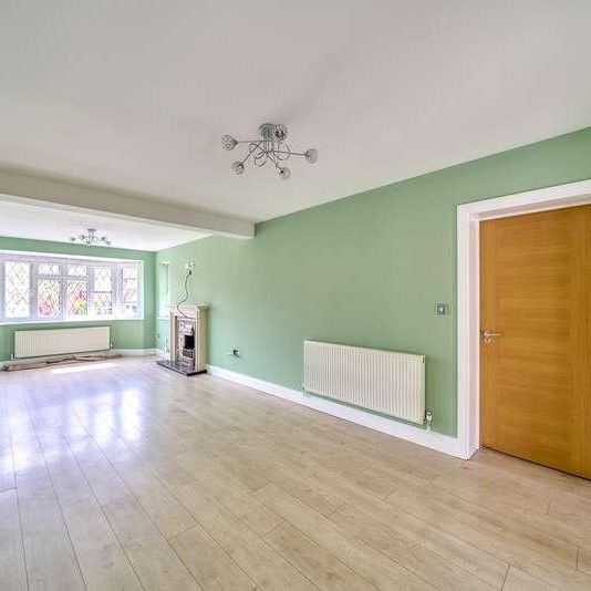 St Georges Drive, Ickenham, UB10 - Photo 1