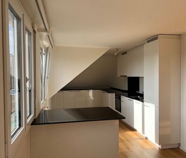 Beautiful renovated apartment - Photo 2