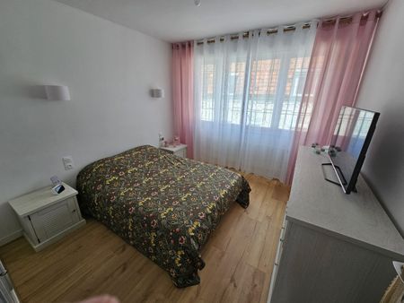 Location Maison 5 pièces 101m² HENIN BEAUMONT 62110 - Photo 4