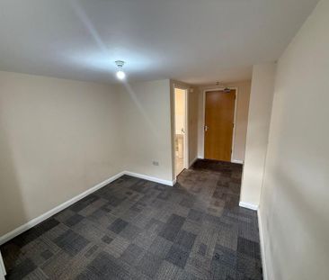 Flat to rent - Photo 1