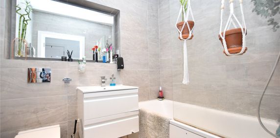 Suffolk Road, London, SE25 - Photo 2