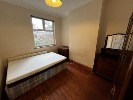 4 bedroom terraced house to rent - Photo 3
