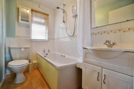 2 bedroom House To Let - Photo 2