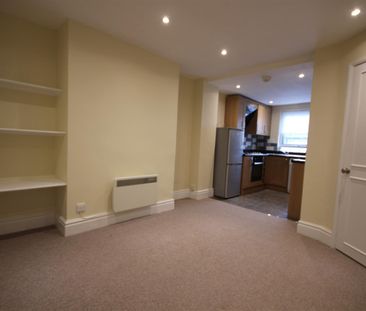 1 bedroom Flat to let - Photo 2