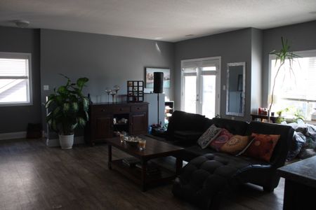For Lease - 3937 Wood Avenue, Severn, Ontario - Photo 2