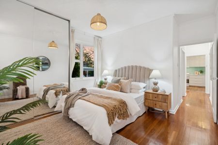 'Top-notch' renovated apartment in Claremont - Photo 3