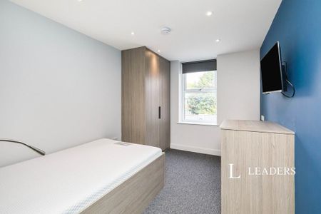 1 bedroom in a house share to rent - Photo 3