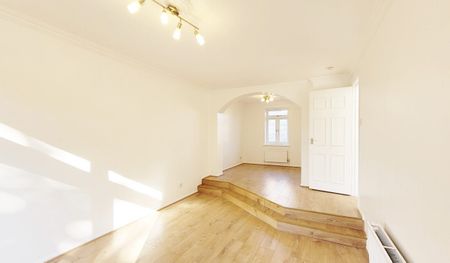 Garnet Walk, Beckton, London E6 - Photo 3