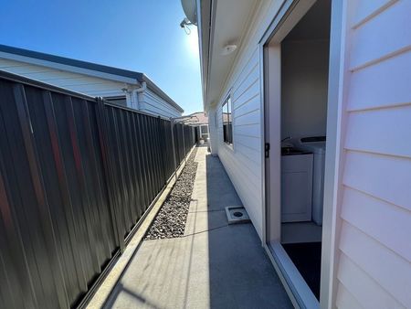 3 Bedroom, 2 Bathroom - New Build Townhouse - Photo 2