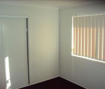 Bayside living for the family - Photo 3