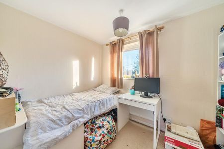 4 bedroom terraced house to rent - Photo 3