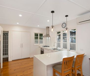 Beautifully Presented Home in Prime Chermside Location - Photo 6