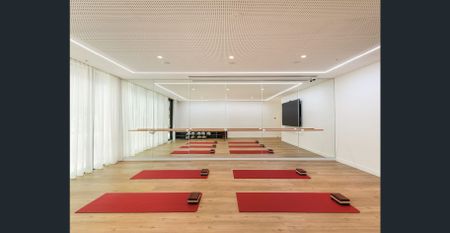 Your Dream 3 Bedroom 2 Bathroom Furnished Apartment $1,380pw - Photo 2