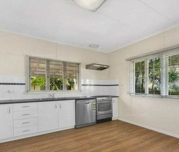 Spacious Family Home for Lease in Hendra - Photo 1