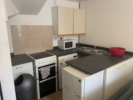 1 bedroom flat to rent - Photo 2