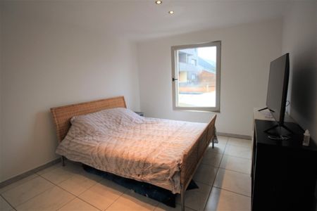 Woning met twee slaapkamers en terras - Photo 3