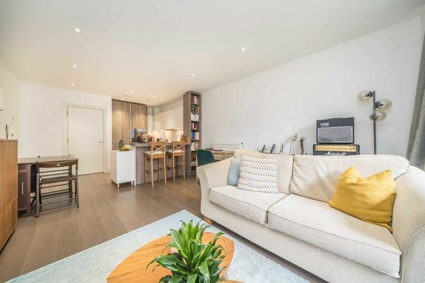 Queenshurst Square, Kingston Upon Thames, KT2 - Photo 1