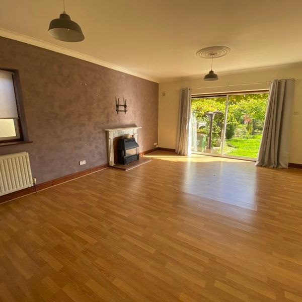 West Road, Hedge End, Southampton - Photo 1