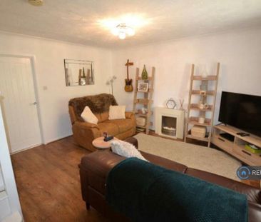 3 bedroom semi-detached house to rent - Photo 3