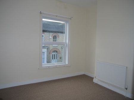 Newly refurbished 3 bed house - Photo 5