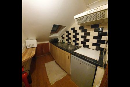 Room in a Shared House, Colville Road, E11 - Photo 5