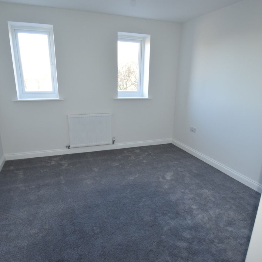 Cornfield Way, SS6 9DS - Photo 1