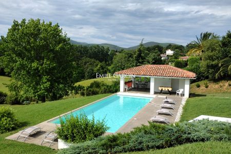 Maison à louer à Urrugne, avec vue magnifique sur la Rhune. - Photo 2