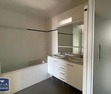 Location Appartement 3 pièces 83m² ST PIERRE DES CORPS 37700 - Photo 4