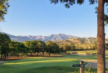 FULLY FURNISHED FRONTLINE GOLF APARTMENT WITH LARGE TERRACE BEAUTIFUL VIEWS - POOL AND A GARAGE