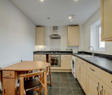 1 bed flat to rent in Drinkwater Road, Harrow - Photo 2