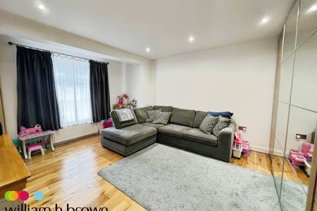 Ellerton Road, DAGENHAM - Photo 2