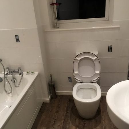 Room in a Shared House, Lord St, M7 - Photo 4