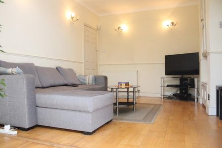 2 bedroom ground floor maisonette to rent - Photo 2