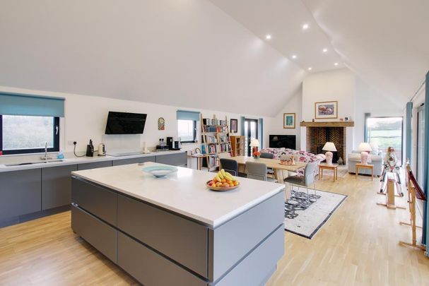 2 bedroom detached house to rent - Photo 1