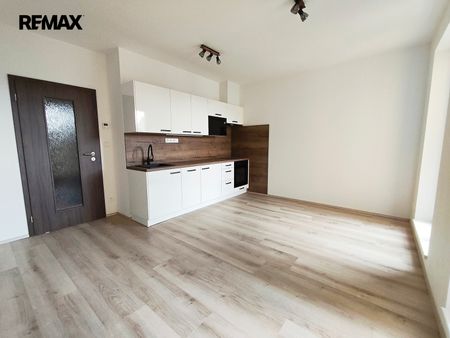 Pronájem bytu 1+kk a garsoniéry 29 m² - Photo 3