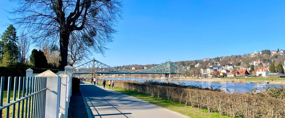 Gemütliche 1-Zimmer-Wohnung direkt an der Elbe mit EBK - Foto 1