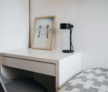 Room in a shared 5-bedroom apartment for rent in el Poblenou, Barcelona - Photo 2