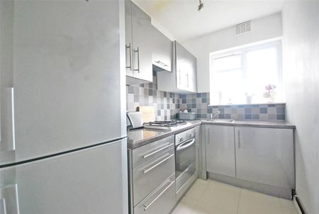 Walpole Court, Hampton Road, Twickenham, Middlesex, TW2 - Photo 5