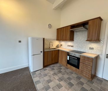 Wellington Road, Dewsbury - Photo 1