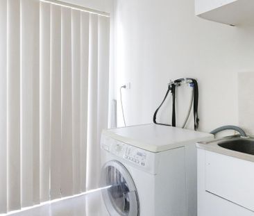 Comfortable 3-Bedroom Home in Prime Location - Photo 4