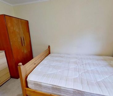 4 bedroom semi-detached house to rent - Photo 6