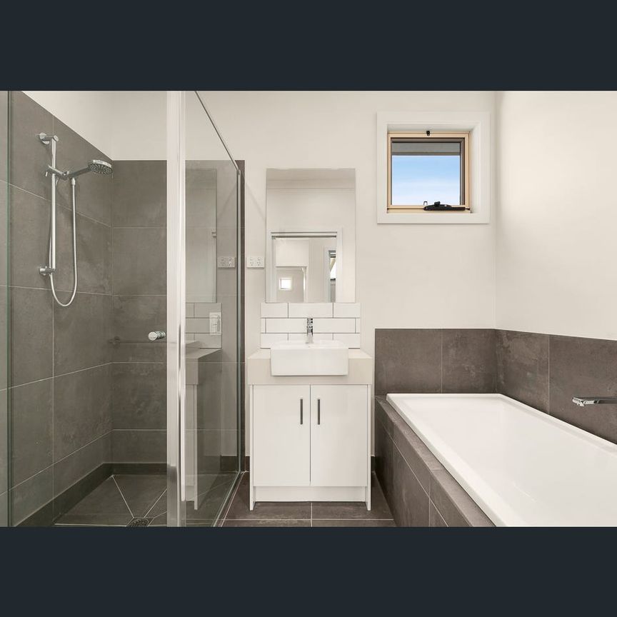 Street facing townhouse with own driveway - Photo 1