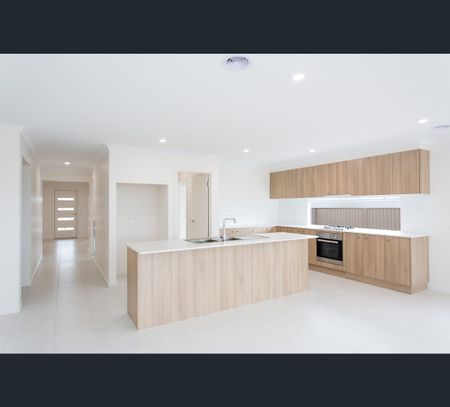 33 Royal York Road, Winter Valley, Vic 3358 - Photo 2