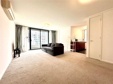 1609/668 Bourke Street - Photo 2