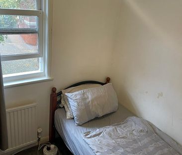 Room in a Shared House, Lockesfield Place, E14 - Photo 5
