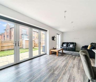 Station Road, Hook, Hampshire, RG27 - Photo 1