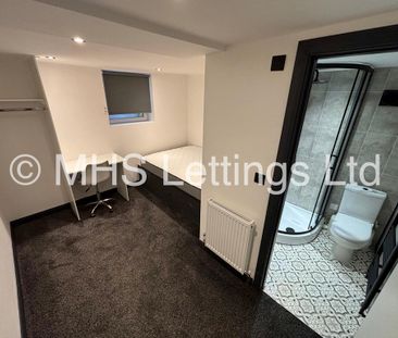 6 Bedroom Mid Terraced House for rent in Welton Place - Photo 3