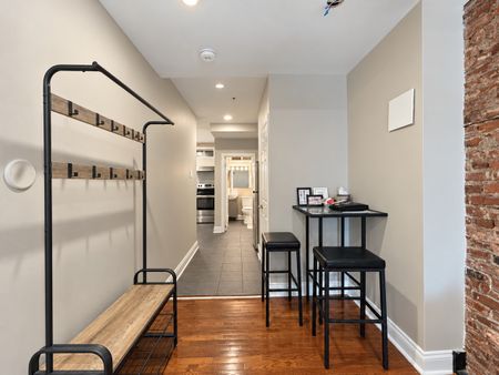 138 James Street North apartment — Hamilton, ON (2-Bedroom) - 2 Bedroom - Photo 2