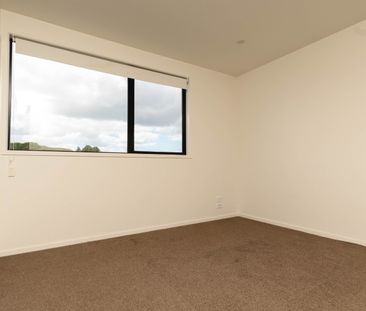 Semi Furnished Three Bedroom Townhouse Mount Roskill - Photo 4